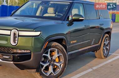 Внедорожник / Кроссовер Rivian R1S 2023 в 