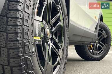Внедорожник / Кроссовер Rivian R1S 2022 в 