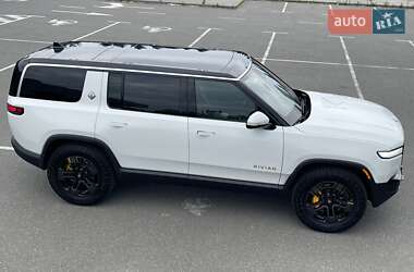 Внедорожник / Кроссовер Rivian R1S 2022 в 