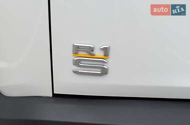 Внедорожник / Кроссовер Rivian R1S 2022 в 