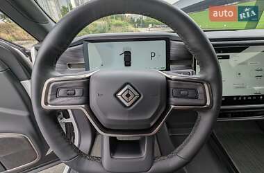 Внедорожник / Кроссовер Rivian R1S 2022 в 