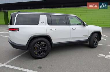 Внедорожник / Кроссовер Rivian R1S 2022 в 