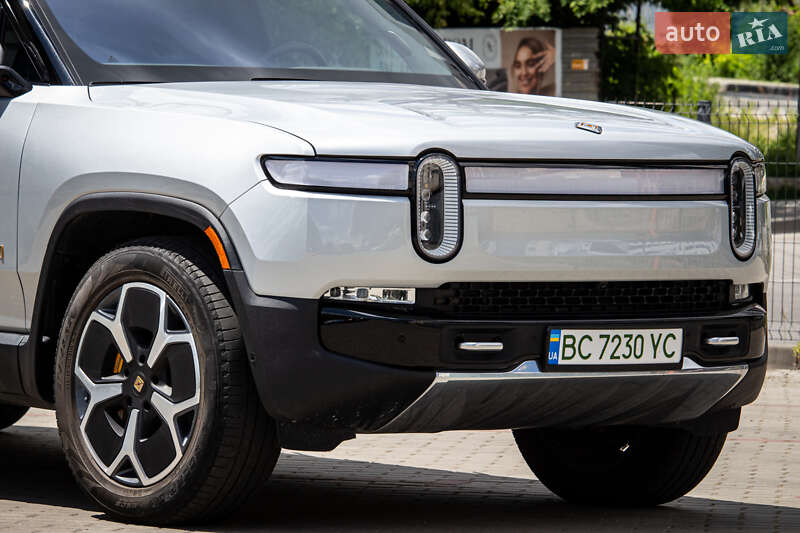 Пикап Rivian R1S 2022 в Львове