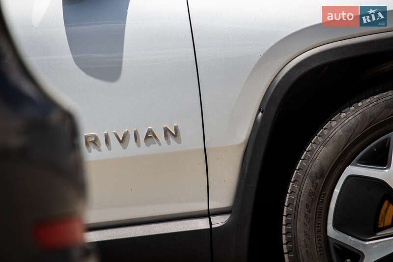 Пикап Rivian R1S 2022 в Львове