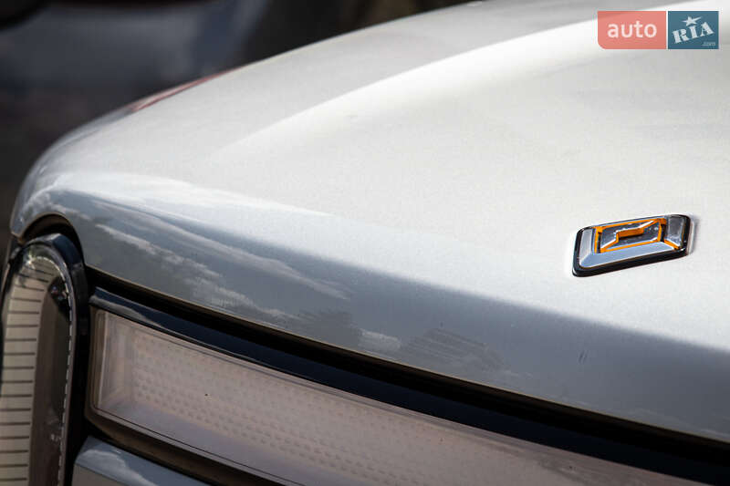 Пикап Rivian R1S 2022 в Львове