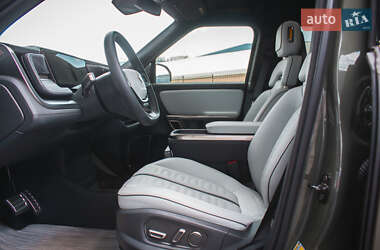 Внедорожник / Кроссовер Rivian R1S 2023 в 
