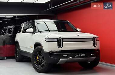 Внедорожник / Кроссовер Rivian R1S 2022 в 