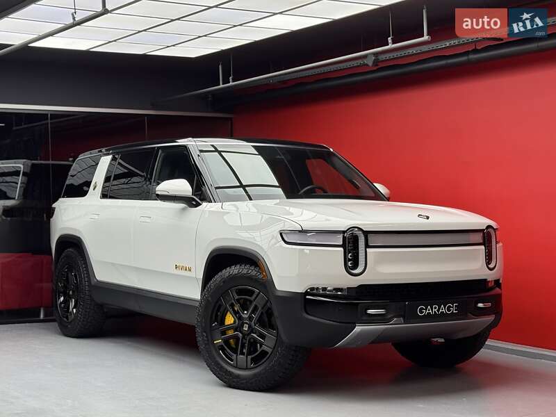 Rivian R1S 2022