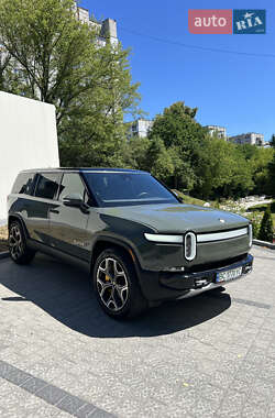Внедорожник / Кроссовер Rivian R1S 2022 в 