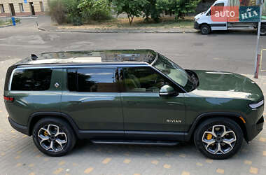 Позашляховик / Кросовер Rivian R1S 2023 в 