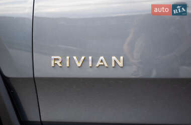 Внедорожник / Кроссовер Rivian R1S 2023 в 