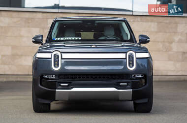 Внедорожник / Кроссовер Rivian R1S 2023 в 