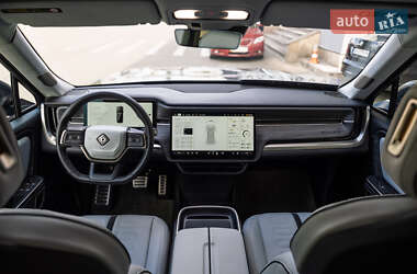 Внедорожник / Кроссовер Rivian R1S 2023 в 