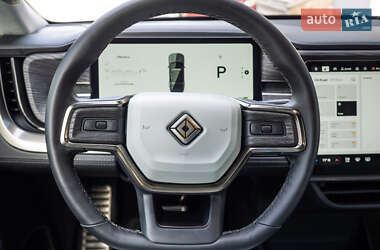 Внедорожник / Кроссовер Rivian R1S 2023 в 