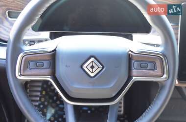 Позашляховик / Кросовер Rivian R1S 2023 в 