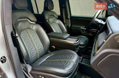 Внедорожник / Кроссовер Rivian R1S 2023 в 