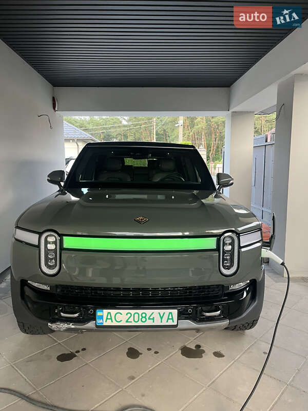 Позашляховик / Кросовер Rivian R1S 2023 в Ковелі