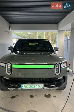 Внедорожник / Кроссовер Rivian R1S 2023 в 
