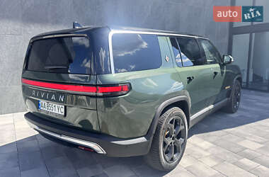 Позашляховик / Кросовер Rivian R1S 2023 в 