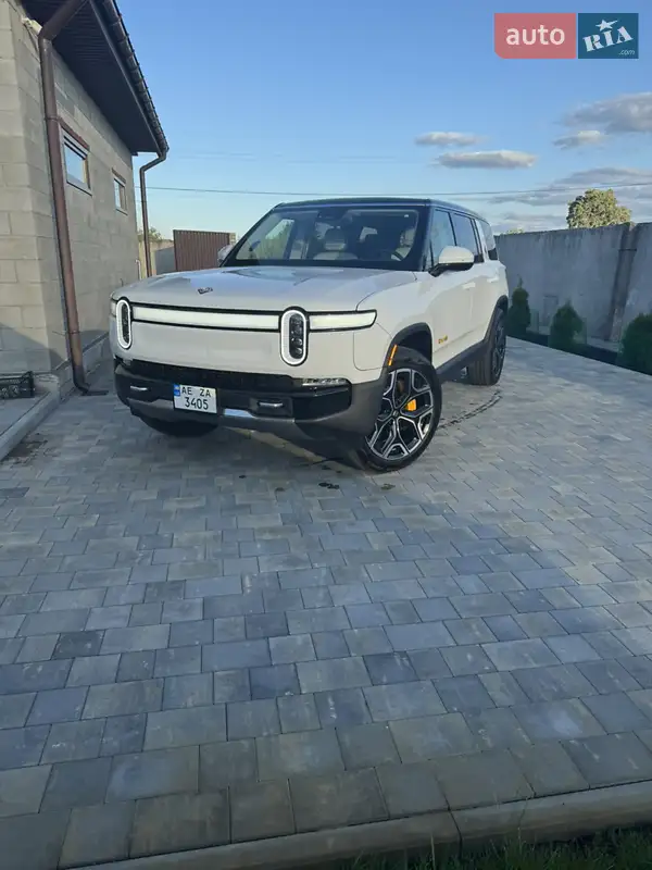 Rivian R1S 2024