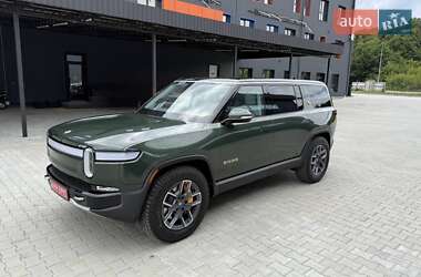 Позашляховик / Кросовер Rivian R1S 2023 в 