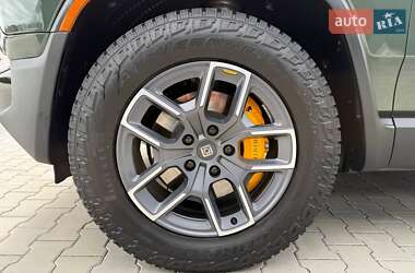 Позашляховик / Кросовер Rivian R1S 2023 в 