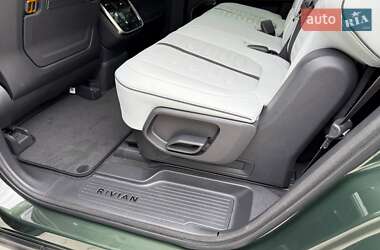 Позашляховик / Кросовер Rivian R1S 2023 в 