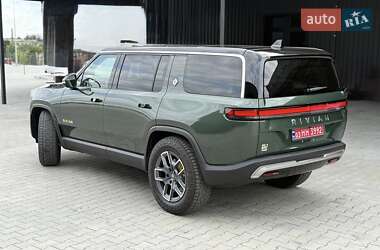 Позашляховик / Кросовер Rivian R1S 2023 в 
