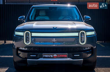 Позашляховик / Кросовер Rivian R1S 2023 в 