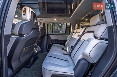 Позашляховик / Кросовер Rivian R1S 2023 в 