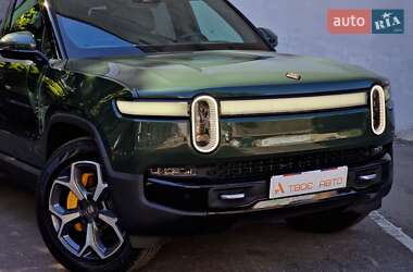 Позашляховик / Кросовер Rivian R1S 2023 в 