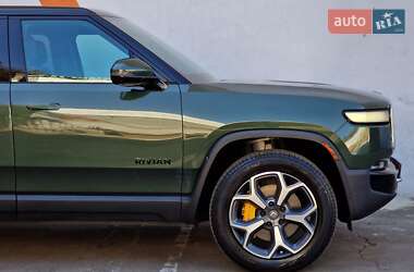 Позашляховик / Кросовер Rivian R1S 2023 в 
