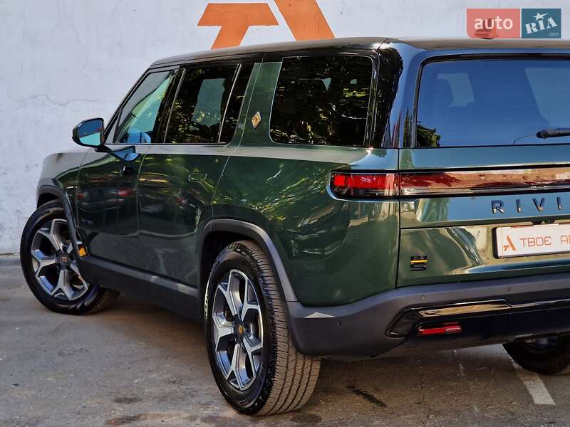 Внедорожник / Кроссовер Rivian R1S 2023 в Одессе