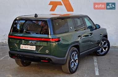 Позашляховик / Кросовер Rivian R1S 2023 в 