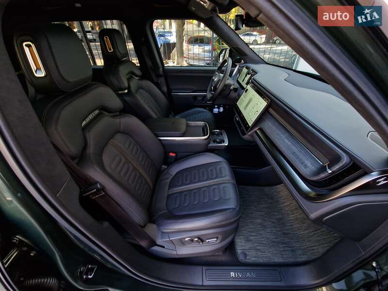 Внедорожник / Кроссовер Rivian R1S 2023 в Одессе