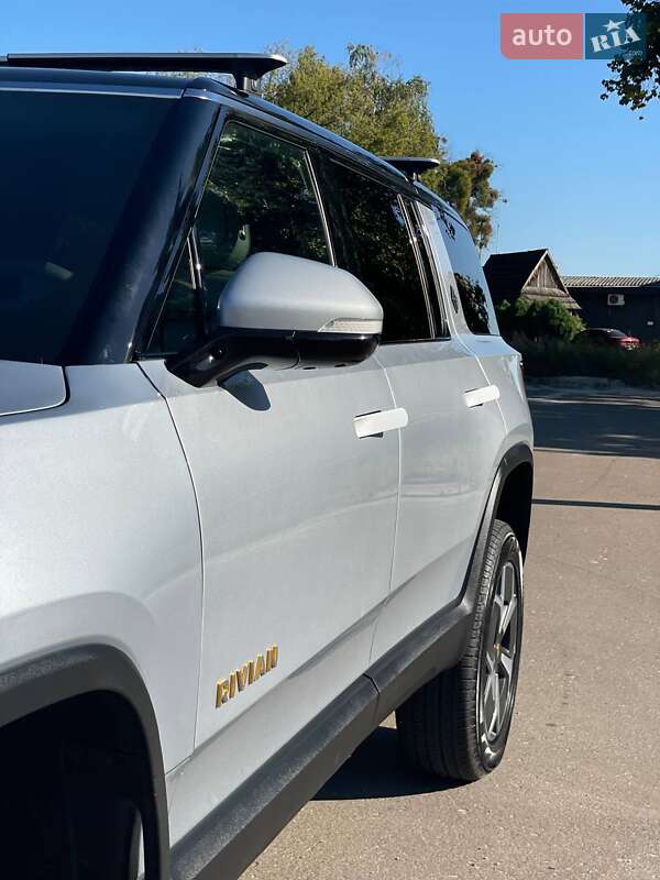 Позашляховик / Кросовер Rivian R1S 2023 в Києві фото 11 Позашляховик / Кросовер Rivian R1S 2023 в Києві
