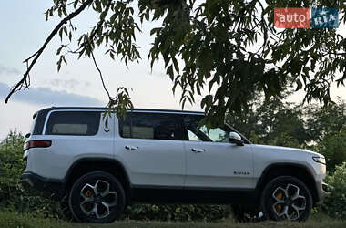 Позашляховик / Кросовер Rivian R1S 2024 в 