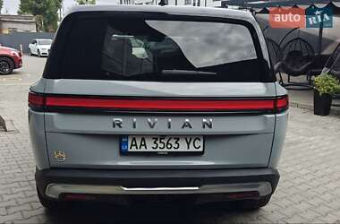 Позашляховик / Кросовер Rivian R1S 2023 в 