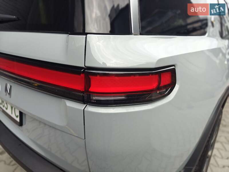 Внедорожник / Кроссовер Rivian R1S 2023 в Киеве