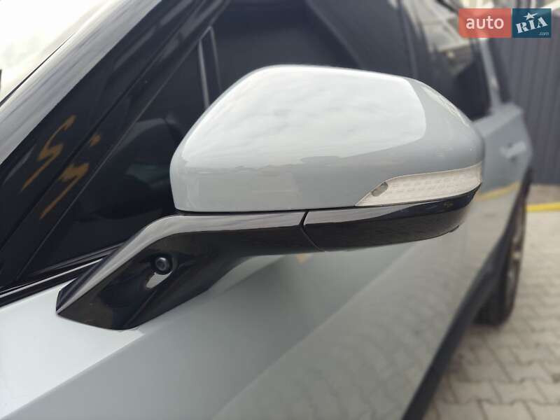Внедорожник / Кроссовер Rivian R1S 2023 в Киеве