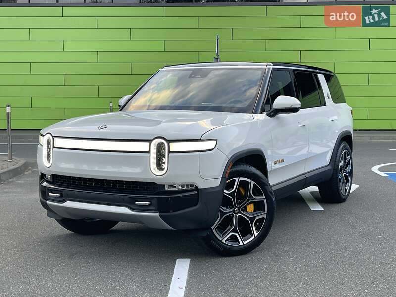 Внедорожник / Кроссовер Rivian R1S 2022 в 
