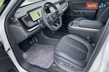 Внедорожник / Кроссовер Rivian R1S 2022 в 