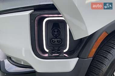 Внедорожник / Кроссовер Rivian R1S 2022 в 