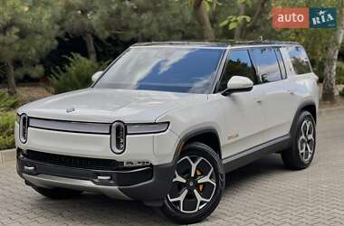 Внедорожник / Кроссовер Rivian R1S 2025 в 