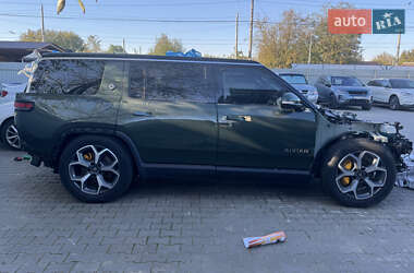 Позашляховик / Кросовер Rivian R1S 2023 в 