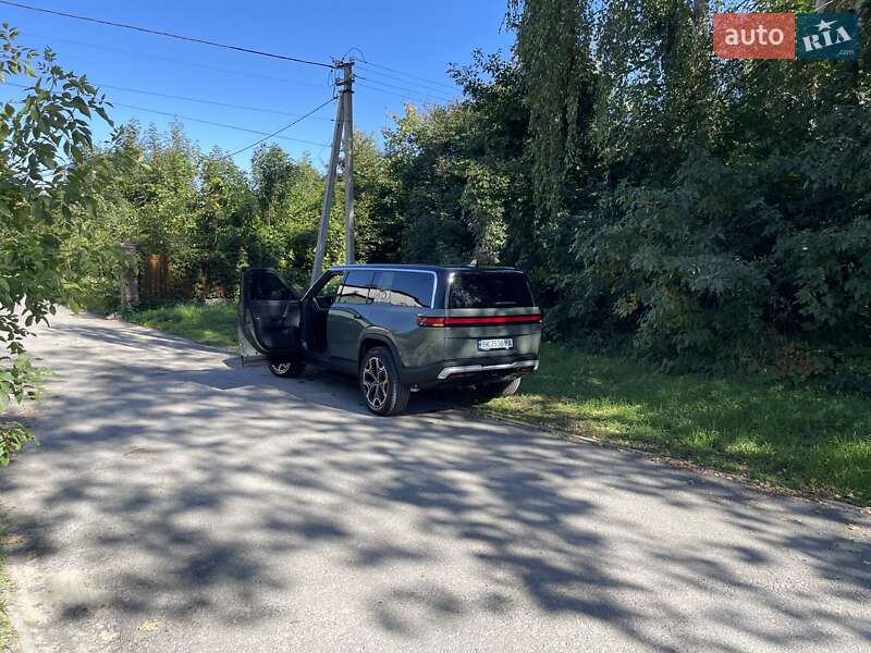 Позашляховик / Кросовер Rivian R1S 2022 в Рівному