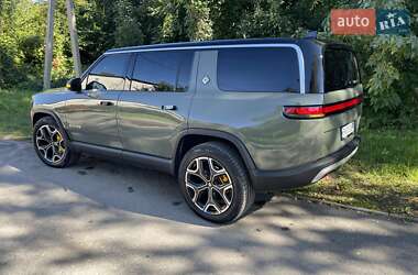 Внедорожник / Кроссовер Rivian R1S 2022 в 