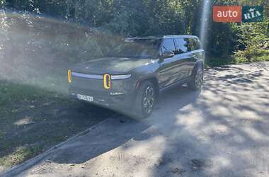 Внедорожник / Кроссовер Rivian R1S 2022 в 