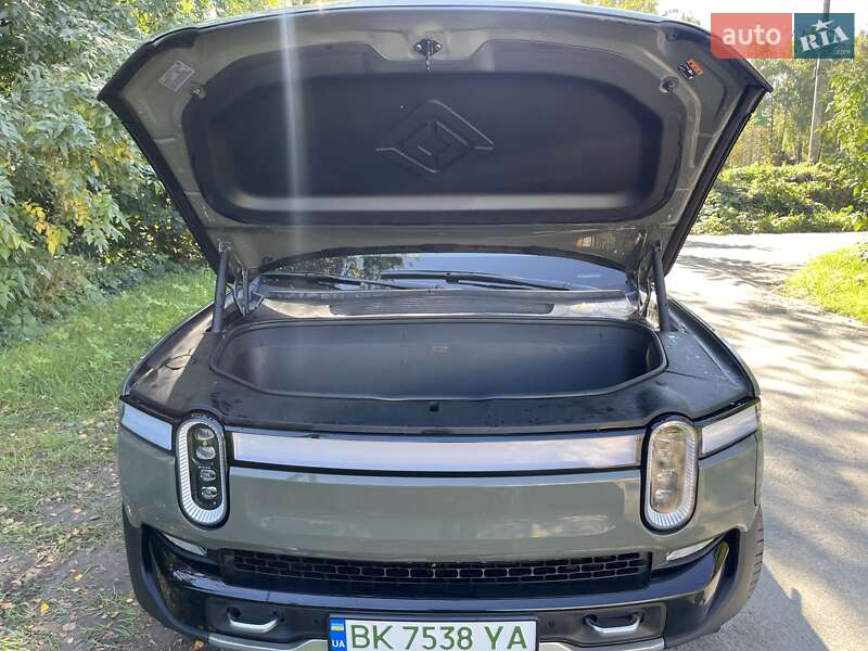 Позашляховик / Кросовер Rivian R1S 2022 в Рівному