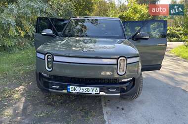 Внедорожник / Кроссовер Rivian R1S 2022 в 